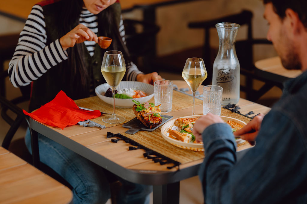 Le Pressoir du Château und die anderen Restaurants rund um das Anwesen