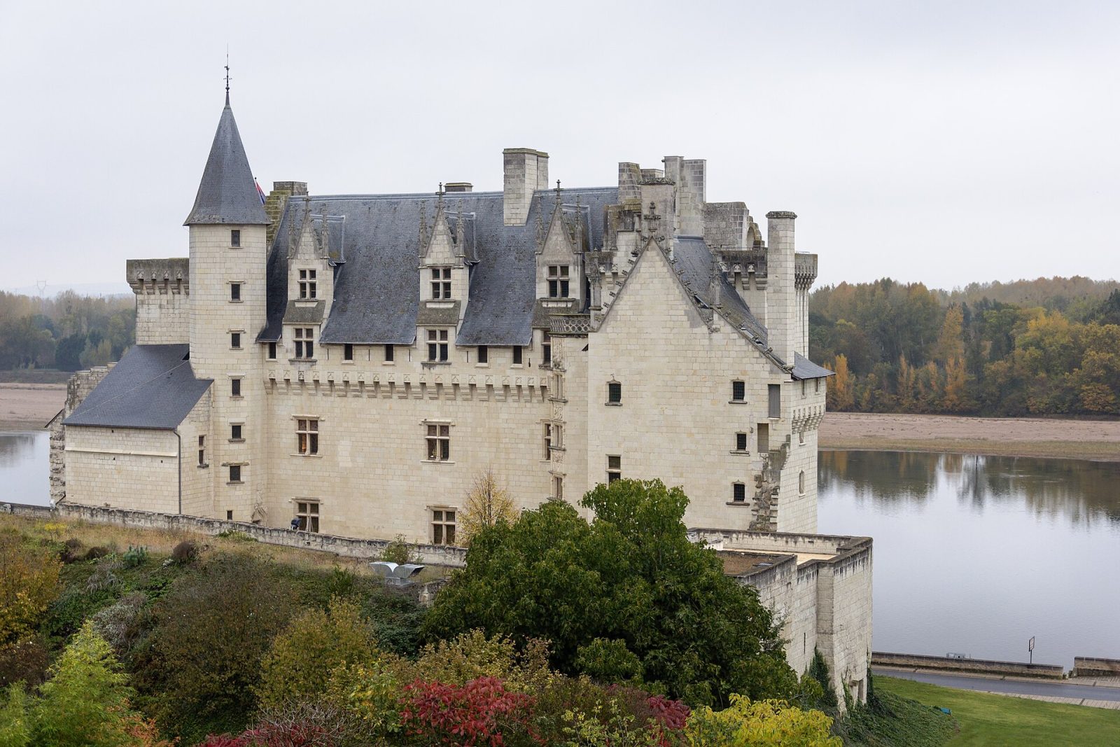 El castillo de Montsoreau a orillas del Loire